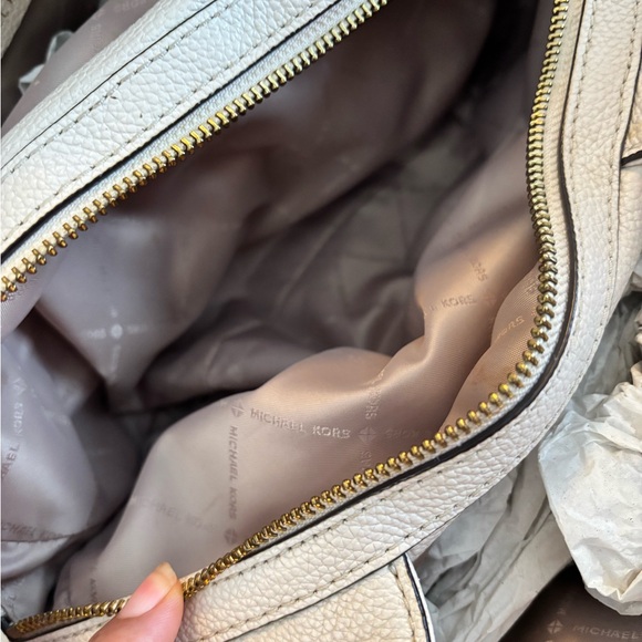 Michael Kors White Leather Shoulder Bag EUC - Picture 11 of 12